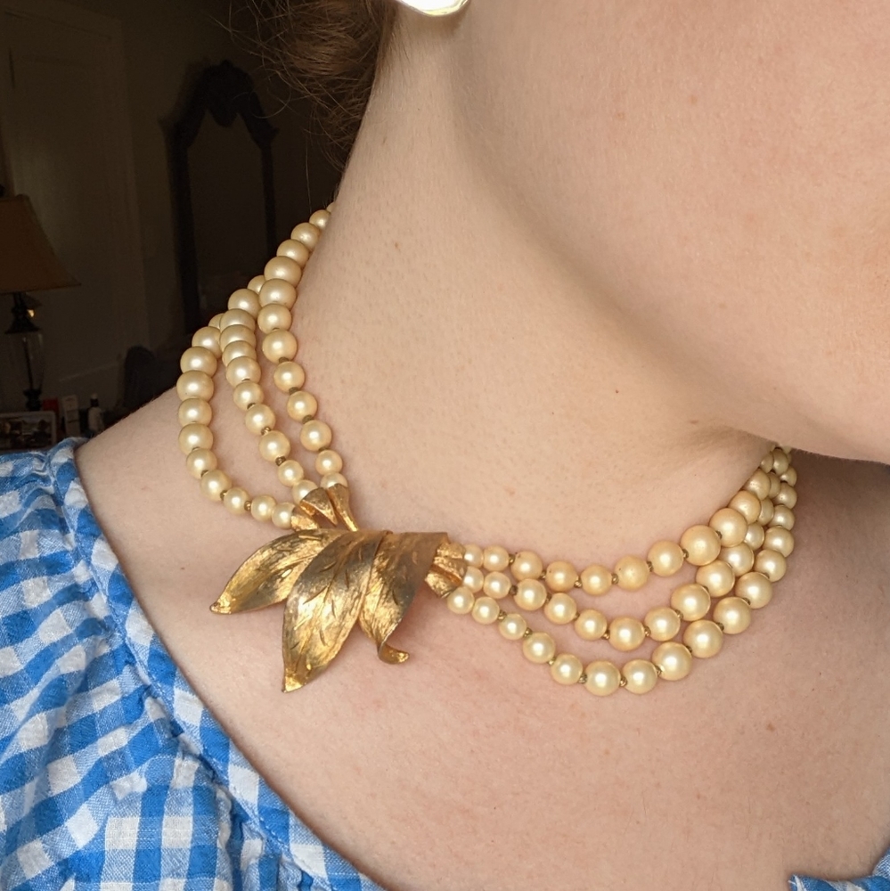 Vintage 80s Faux Pearl Choker Necklace